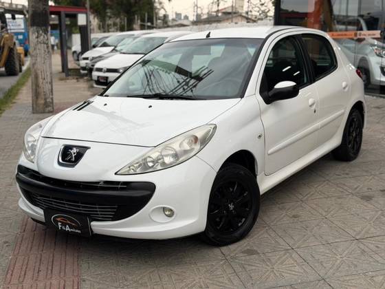 PEUGEOT 207 1.4 XR SPORT 8V FLEX 4P MANUAL PEUGEOT 207 1.4 XR SPORT 8V FLEX 4P MANUAL